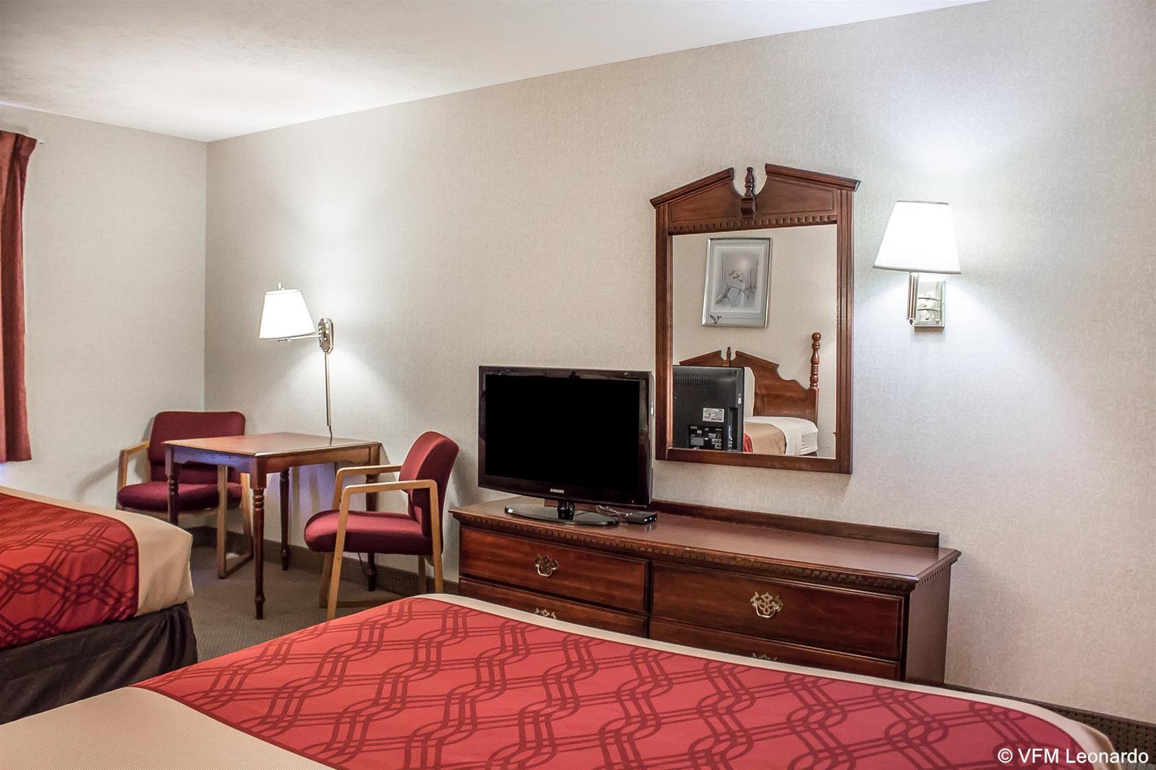 Econo Lodge Traverse City Extérieur photo