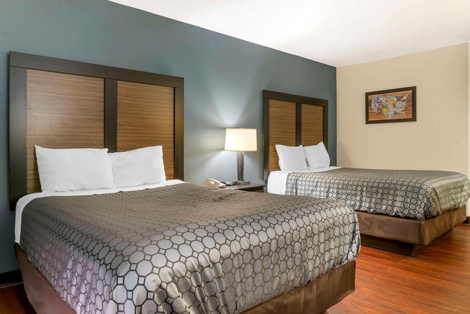 Econo Lodge Traverse City Extérieur photo