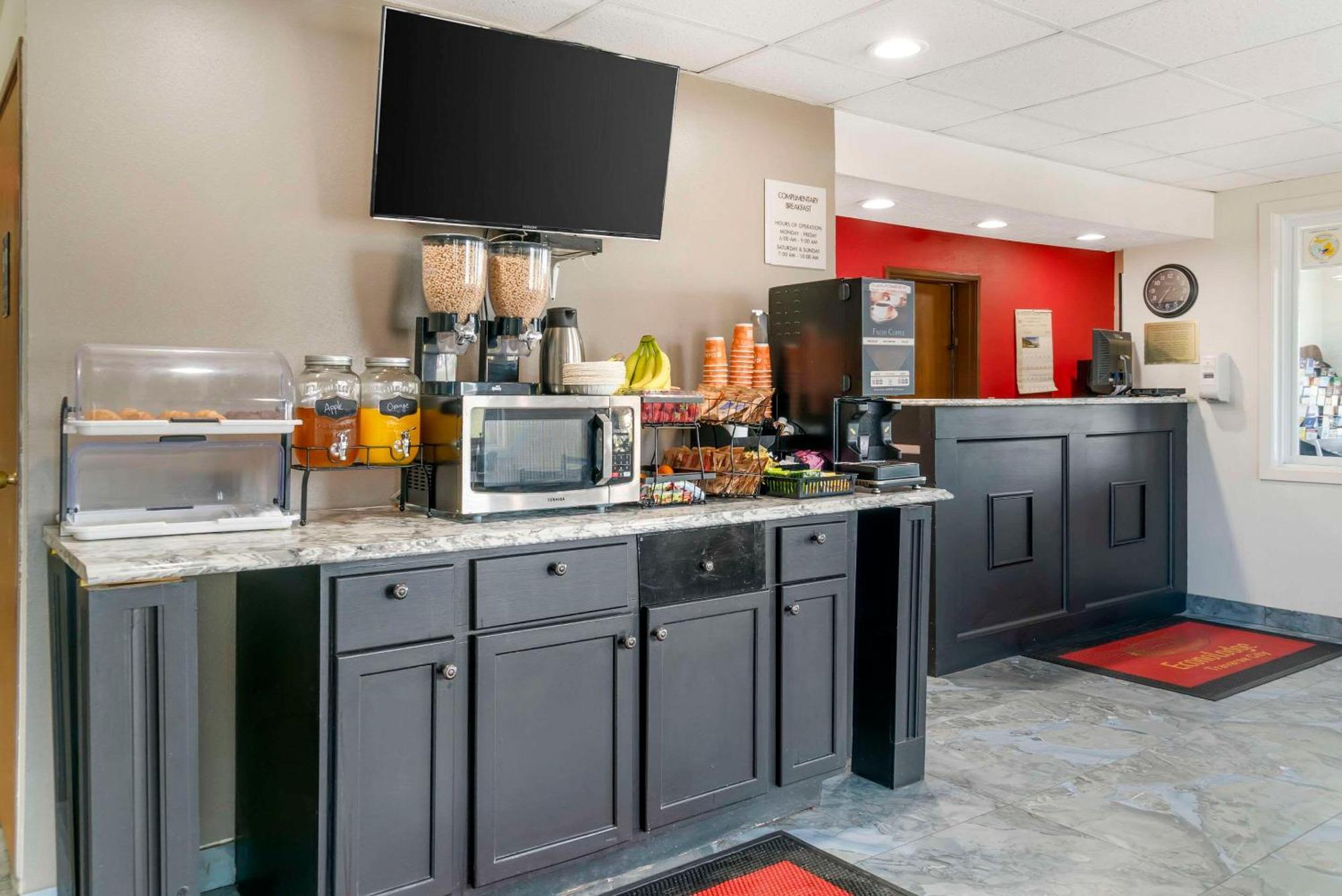 Econo Lodge Traverse City Extérieur photo