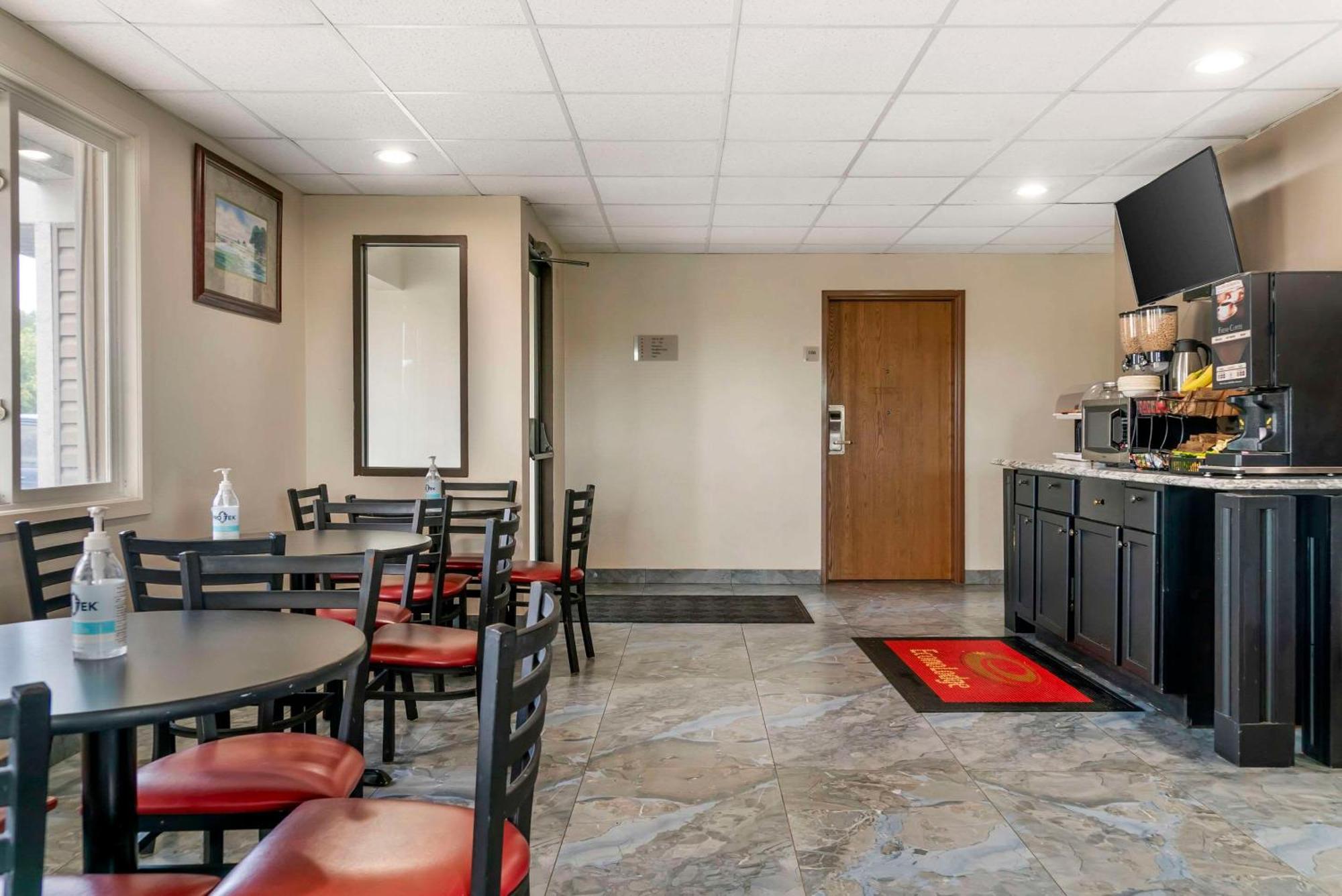 Econo Lodge Traverse City Extérieur photo