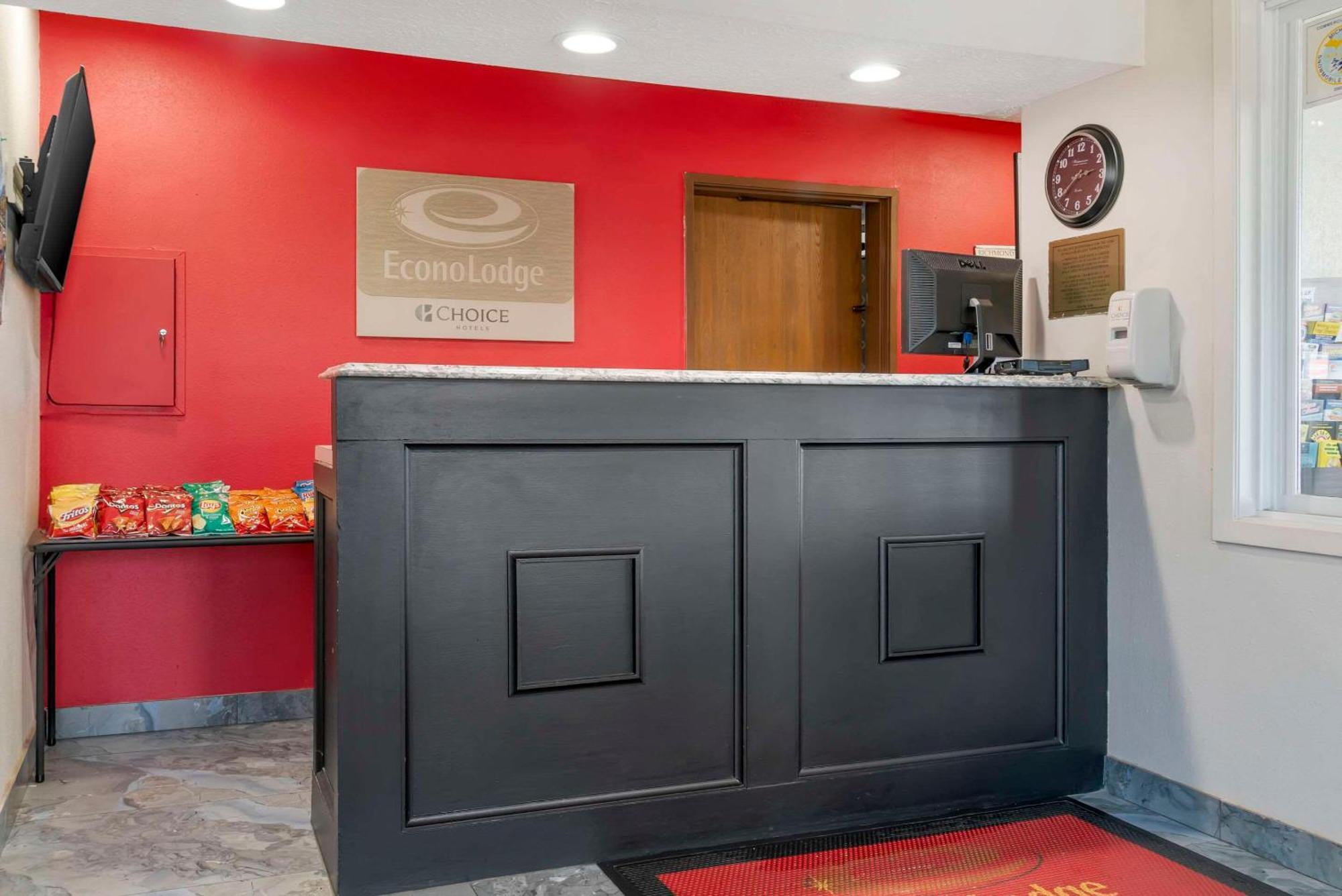 Econo Lodge Traverse City Extérieur photo