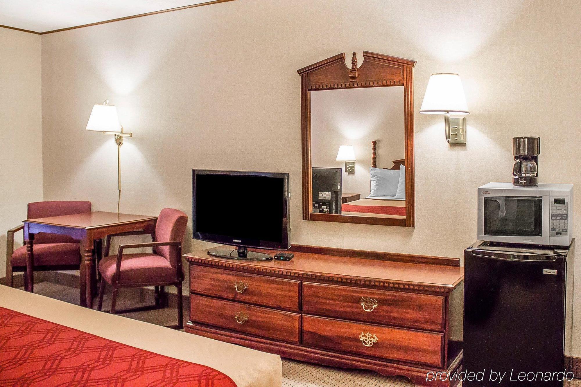 Econo Lodge Traverse City Extérieur photo