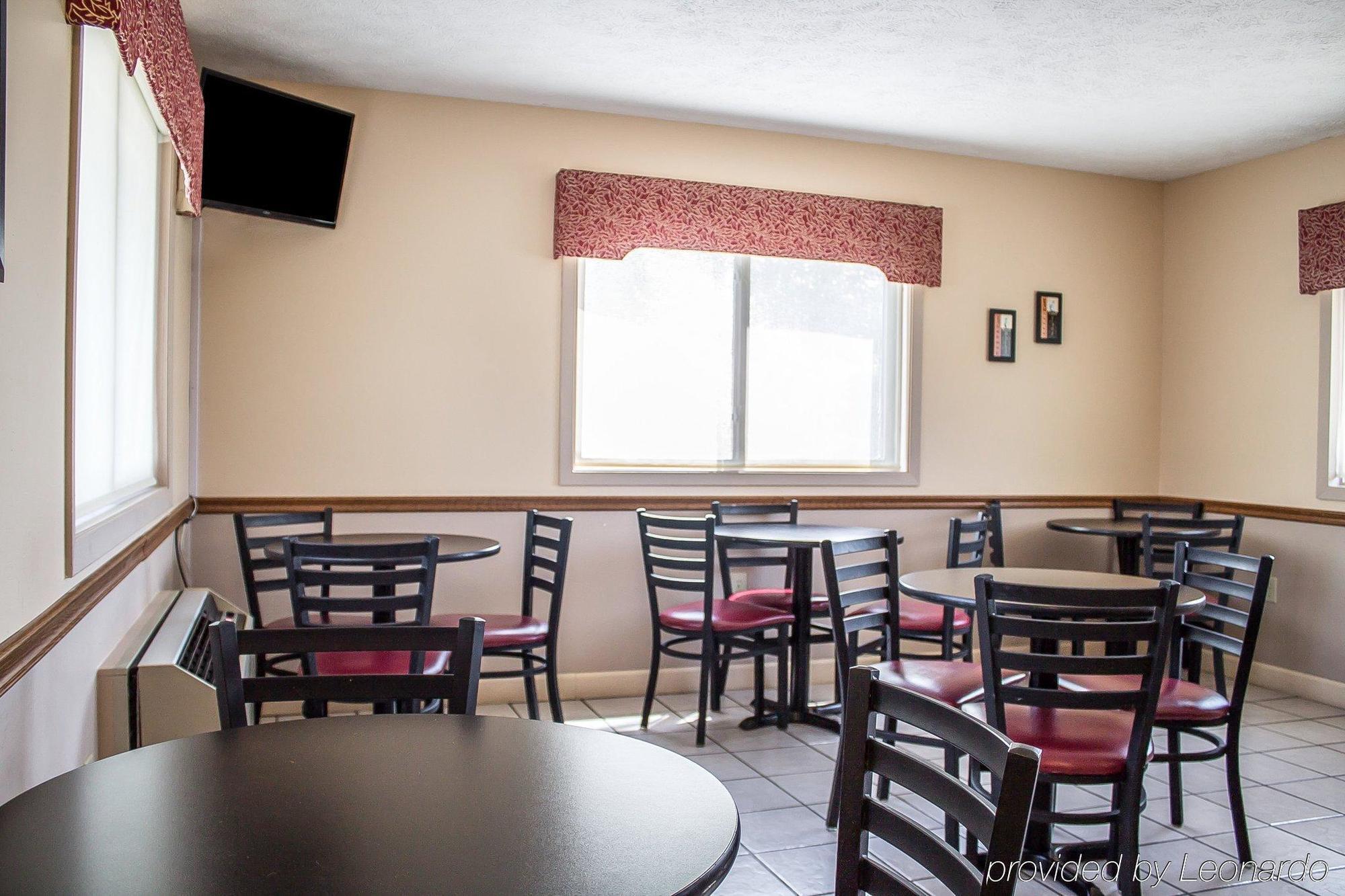 Econo Lodge Traverse City Extérieur photo