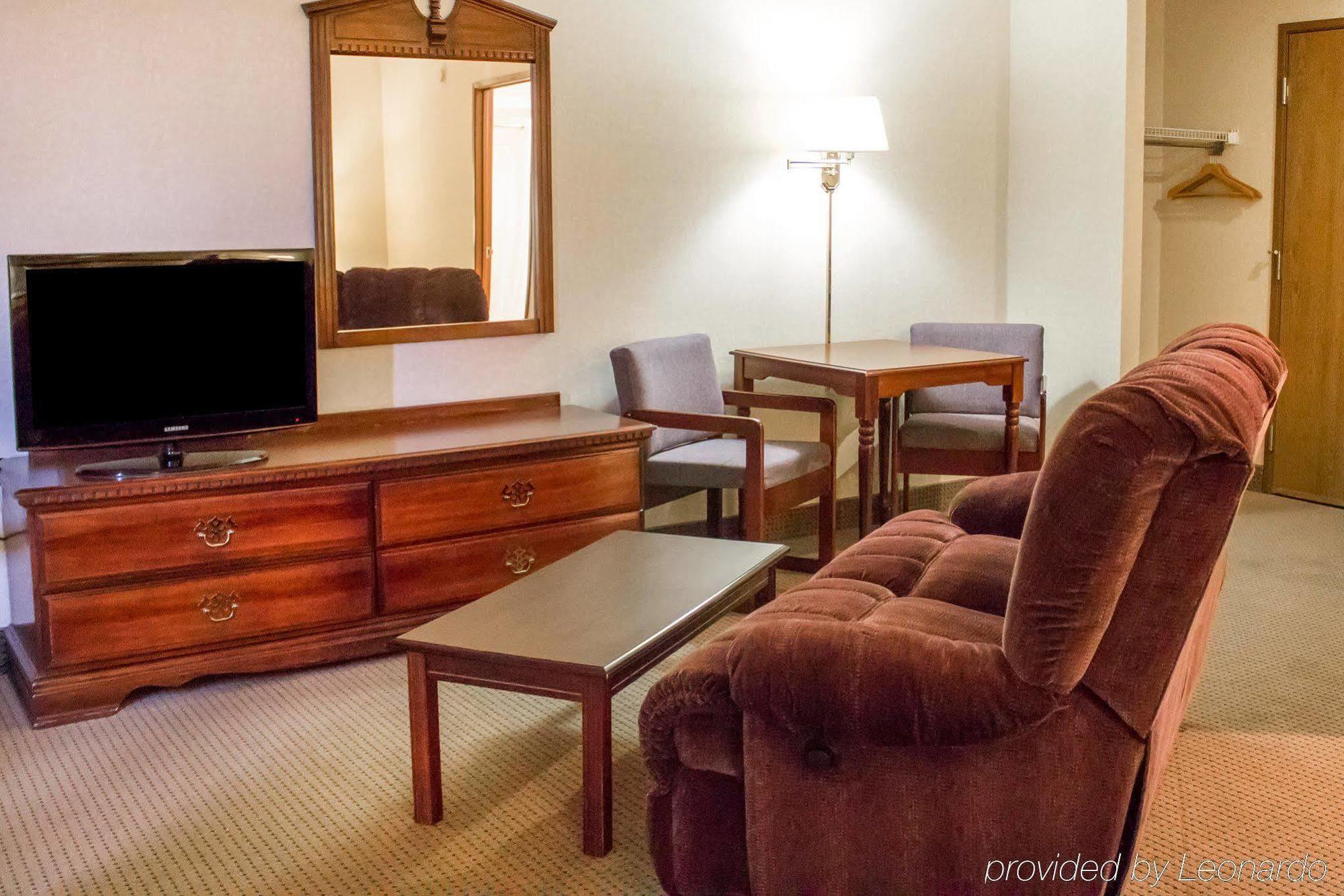 Econo Lodge Traverse City Extérieur photo